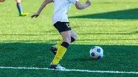 CBA季后赛激战正酣：恩怨情仇，高潮迭起！